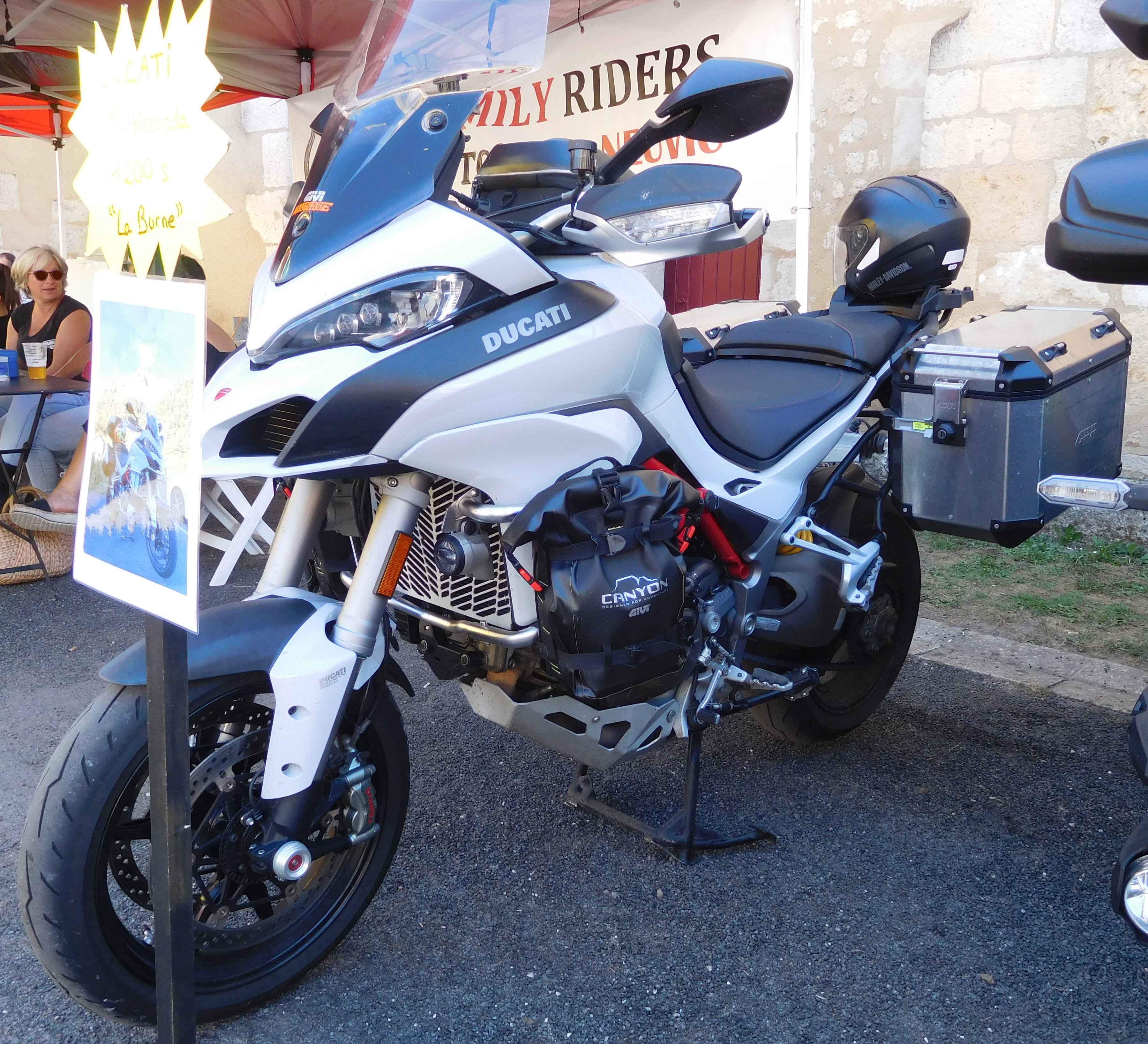Ducati Multistrada 1200 S — temsili fotoğraf; donanım ve model yılı farklı olabilir.